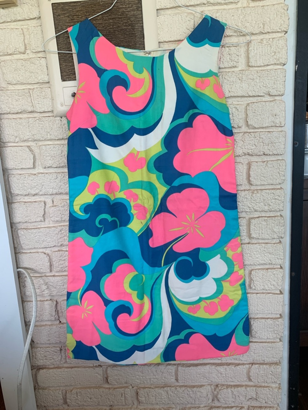 Vintage 1960s Bold Tropical Print Sleeveless Shift Dress - Neon Pink & Teal